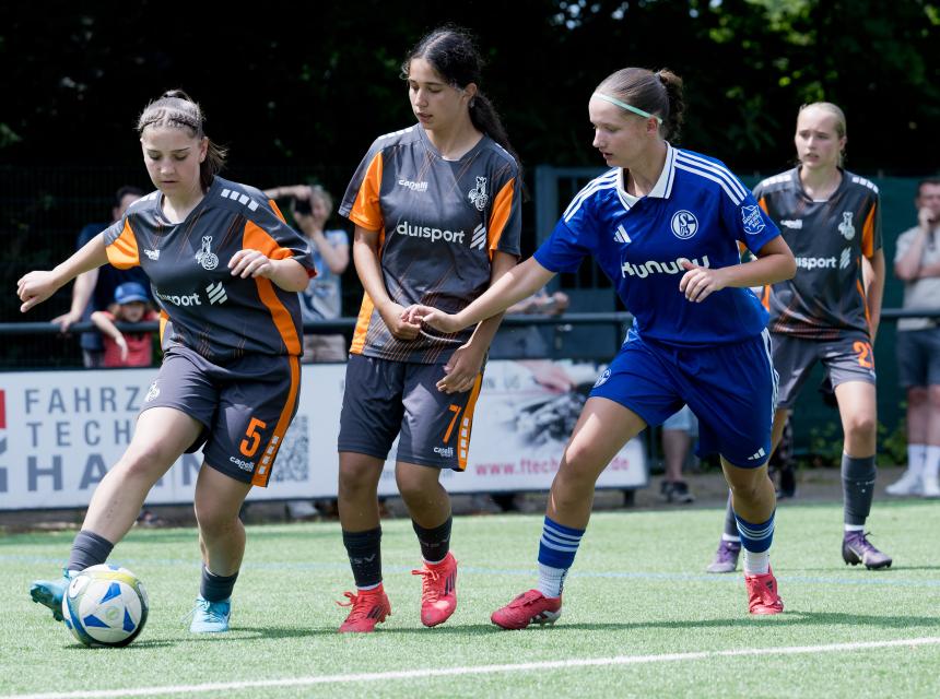 Spannendes Finale zwischen den U15 Teams des MSV und des FC Schalke 04